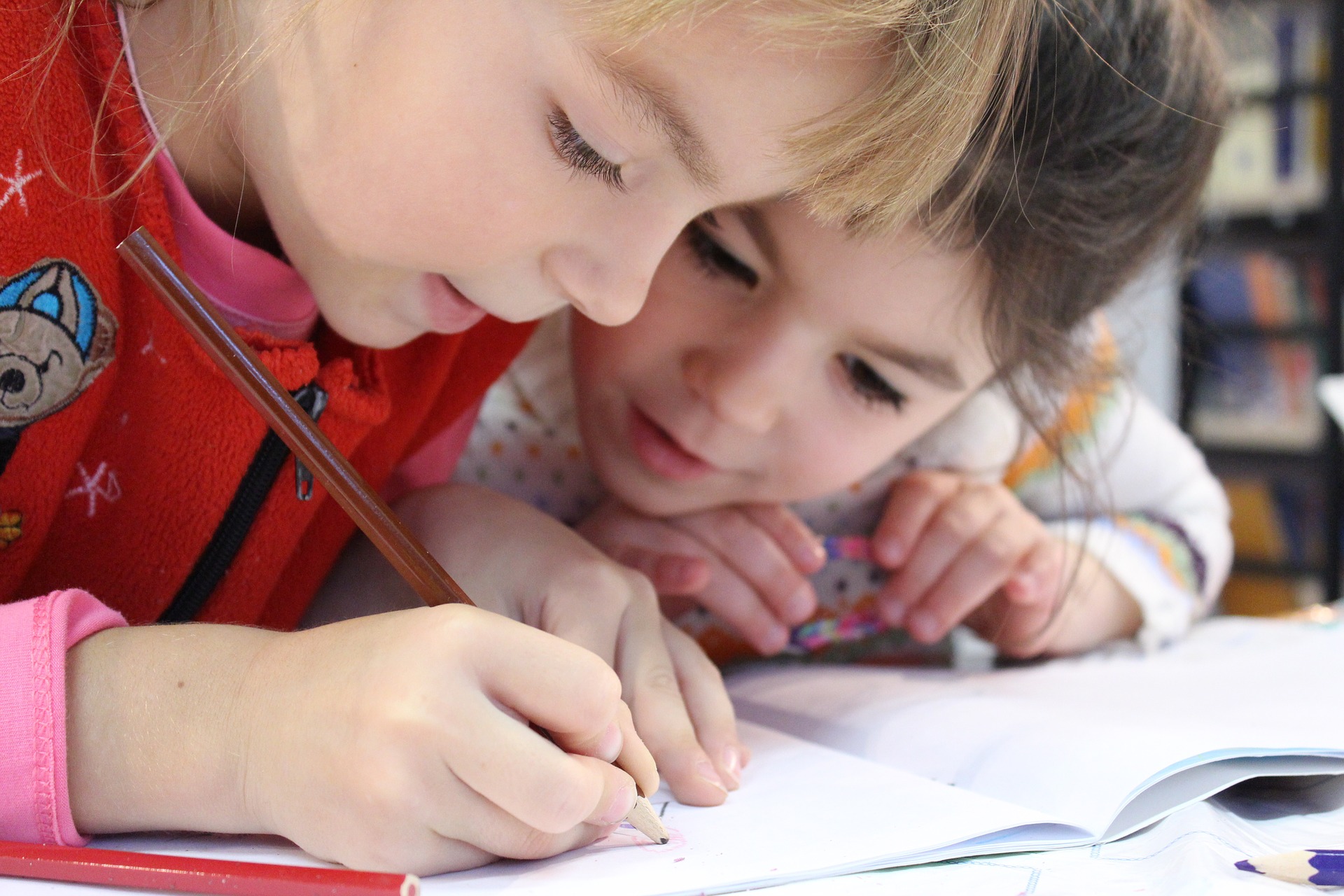 enfants qui ecrivent