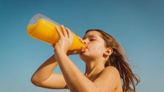 Boire, un élément indispensable pour le développement de l’enfant